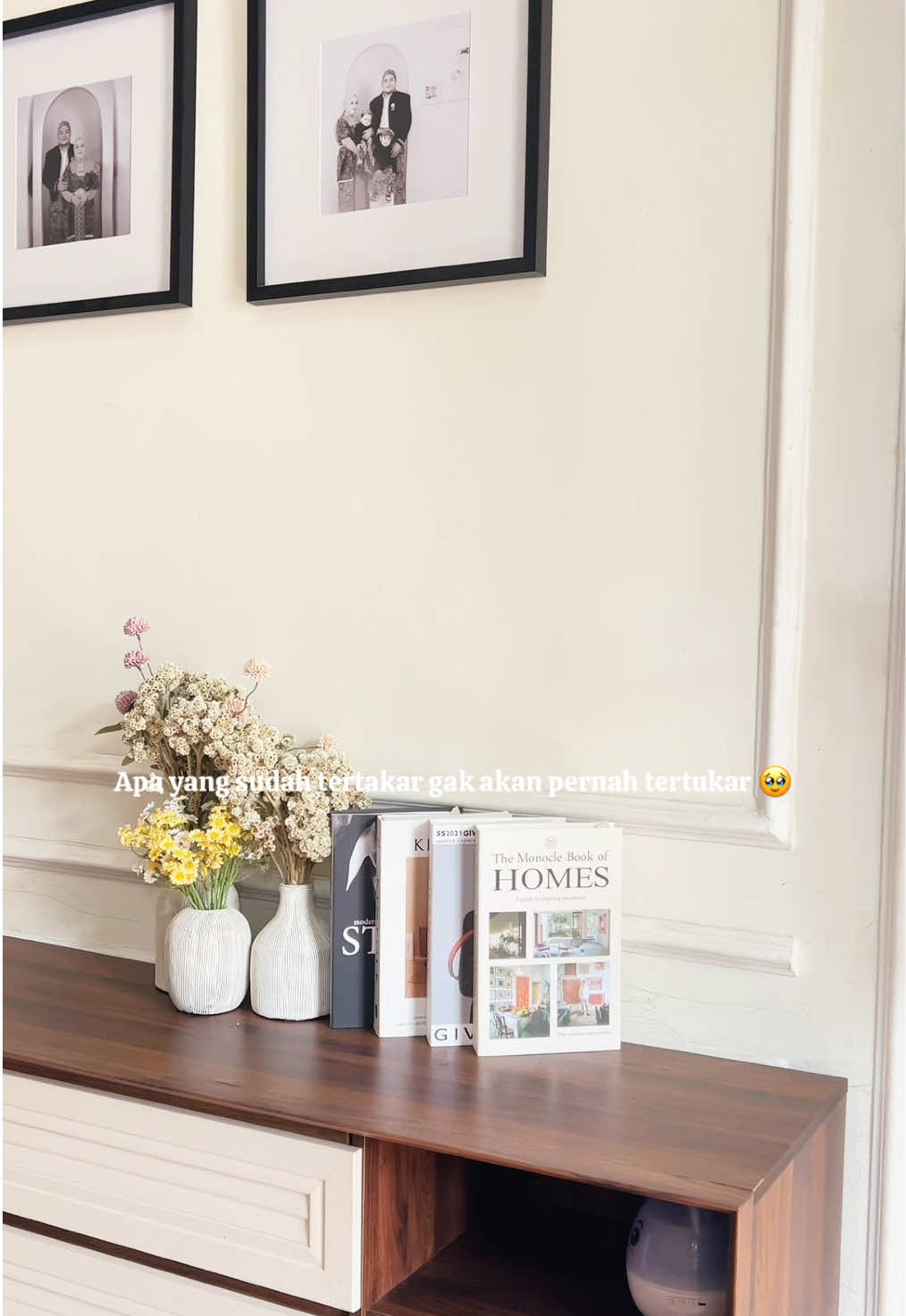 Jangan pernah takut gak punya, jangan pernah iri sama milik orang lain 😌  #rumahminimalis #rumahaesthetic #fyp #ruangtamu #rejekitakpernahtertukar 