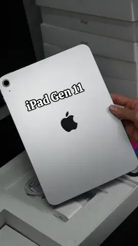 💻iPad gen 11 vẫn chưa bao giờ hết hottttt 👉🏻Em vừa về được vài em siêu ngon 👉🏻iPad Gen 11 128Gb chính hãng VNA Fullbox Ngoại hình như mới  Pin 100 Còn bảo hành chính hãng luôn ạ Bên em luôn đảm bảo đúng tình trạng máy đến tay khách hàng ,nói không với máy đã qua sữa chữa🥹 🫰🏼Khách iu thích ẻm hãy ib ngay cho em nhen hoặc đến địa chỉ này để được tận tay test em nó và rinh ẻm vìa ạ🫶🏻 📞SDT: 0388 130 949 📍Địa chỉ cửa hàng: 410/21 CMT8 , Quận 3, TP Hồ Chí Minh #ipad #ipadgen #ipadgiare 