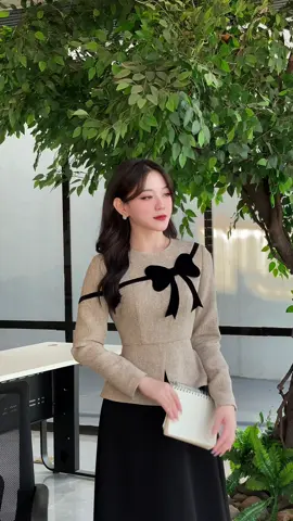 Váy thiết kế cổ tròn phối dạ tiêu, nơ liền. Dáng A dài #vaydutiec #vaythietke #Vaythietkecaocap #Evii 