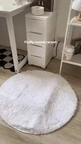 Fluffy Round carpet 🤍  #fyp #roundcarpet #carpe #rug #fluffycarpet 