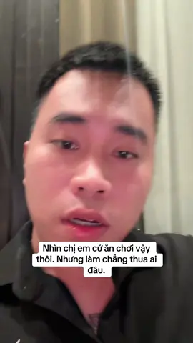 Nhiều ông đàn ông nhưng rất hay đi soi đàn bà đẹp 🤣 #tuyếncắttóc #quangyen #chiasekinhnghiem #baihoccuocsong #quangyenbarbershop 