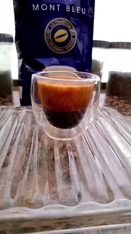 اصاحبي متخلي تاشي قندوح ادير لك السكر في القهوة☕️🥰🍵#barista #petitdéjeuner #cafe #accrocaucafé #espresso @les cafés Nescup @3aloudi med 