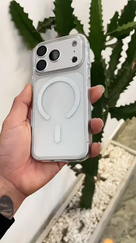 Ốp lưng trong suốt khoe chọn màu máy hạn chế ố vàng có hỗ trợ sạc Magsafe cho điện thoại. #fyp #oplungdienthoai #xuhuong #oplungiphone 