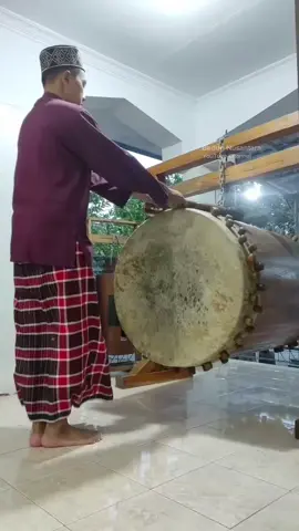 𝗕𝗔𝗧𝗠𝗔𝗡 Mencoba Mengumandangkan Adzan #batman #batmanlucu #adzanshalat #suaraadzan #batmanadzan 