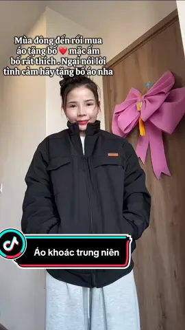 Hãy quan tâm đến những người xung quanh khi con có thể … ngại nói lời yêu thương hãy quan tâm từ những thứ nhỏ nhất #aokhoacnam #khoaclong #aokhoactrungnien #xuhuong #ruoidenrivew 