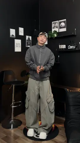 Áo khoác gió tay nhúm #outfit #xuhuong #aokhoacgio #aokhoac #phoido 