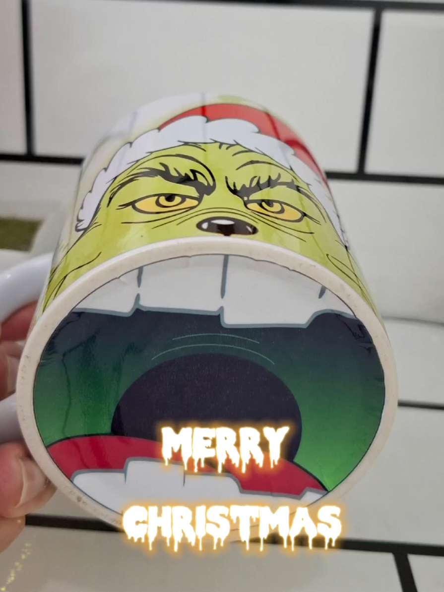 Don't talk to me before I finish this... 👆 O Grinch says NO. 🤪 #MugLife #Grinch #MorningCoffee  #ChristmasMug #MugUnik 