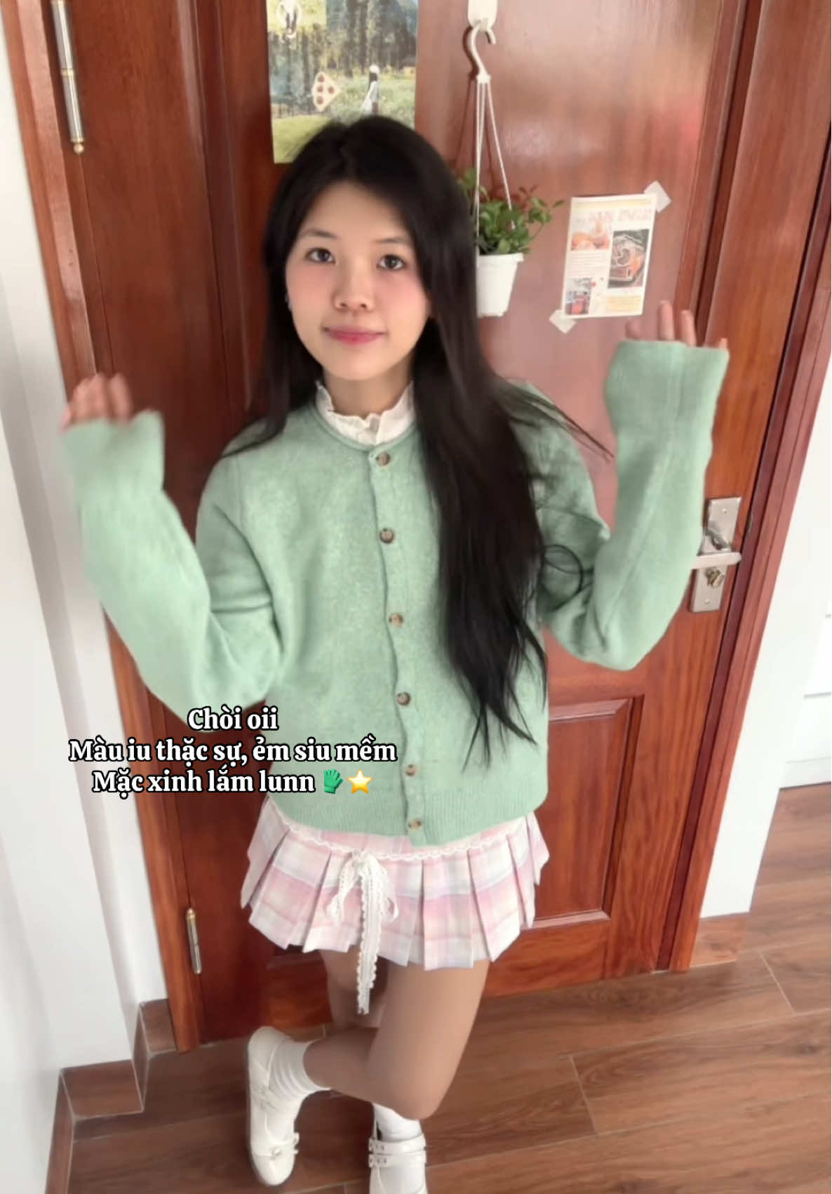 Nó lạ mà nó xênhh 🍵🫧 #cardigan #phoidoxinh #fallfashion #xuhuong #fyp 