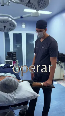 💎 Manter o peso ideal antes da cirurgia não é um detalhe. É um dos fatores que mais influenciam na segurança do procedimento, na qualidade técnica e principalmente na recuperação. Quando a paciente está com o peso estabilizado, o corpo responde melhor à cirurgia. A inflamação é menor, o inchaço reduz mais rápido e a cicatrização acontece de forma mais previsível. Isso torna o pós operatório mais confortável e diminui o risco de complicações. Além disso, o peso adequado permite que eu trabalhe com mais precisão no contorno corporal. ✔️ Publicação exclusivamente educativa e informativa, conforme a Resolução CFM n. 2.336/2023, sem identificação de pacientes ✔️ Vídeos e fotos divulgados apenas com autorização do(a) paciente ✔️ Não há promessa ou garantia de resultado. Cada corpo responde de forma única e toda cirurgia é planejada sob medida ✔️ O resultado depende não apenas da técnica cirúrgica, mas também de fatores individuais como peso, formato corporal, qualidade da pele, alimentação e rotina de exercícios ✔️ Antes de qualquer procedimento, consulte seu médico de confiança ✔️ Toda cirurgia envolve riscos. Informe se adequadamente antes de decidir Clínica Vasques Dr. Victor Vasques CRM 48780  RQE 30579
