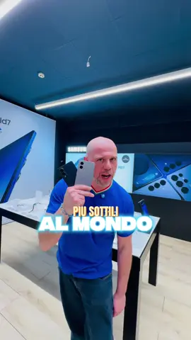 Sottilissimo, potentissimo, bellissimo: ecco il nuovo Samsung Galaxy S25 Edge 😍 - Display Dynamic AMOLED ultra fluido - Fotocamera da 200MP per dettagli da cinema - 256GB di memoria per tutto quello che vuoi E oggi è a 599€ 🔥 Scoprilo da Euronics Gruppo Tufano o su tufano.store 💙