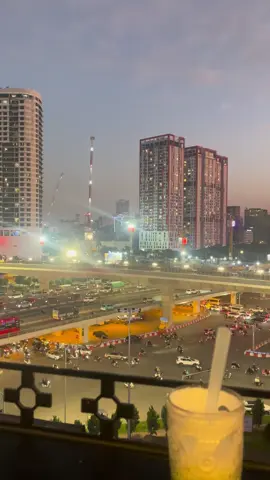 Hà Nội đẹp nhất về đêm…..🤗🤗#hanoi #tramcoffe 