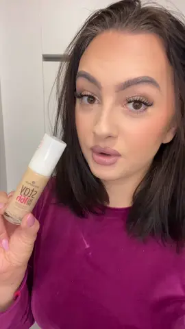 Podkład z @essence.cosmetics to naprawdę konkretny zawodnik 🤯😍 #essence #stayallday16h #trwałypodkład #drogeria #notino
