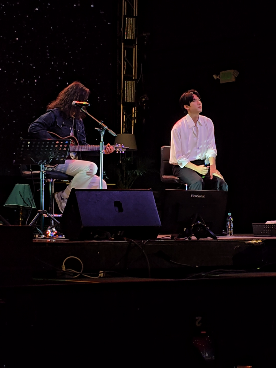 Origin of Love versión acústica con Yoo Yeon Seok y el director Lee Jun 🤌😍 Esta canción hace parte del musical Hedwig and the Angry Inch 🫰🏼💙 Estoy enamoradísima de este hombre 😍 #fanmeeting #thesecretcode #yooyeonseok #whenthephonerings #bogotá 