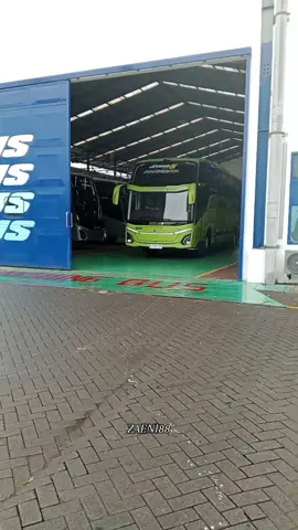 jangan takut stock jb 5 SJ habis. pokok e di ready kan terus 😁😁 #drivermuda #suburjaya #fyp #busmania #adiputro 