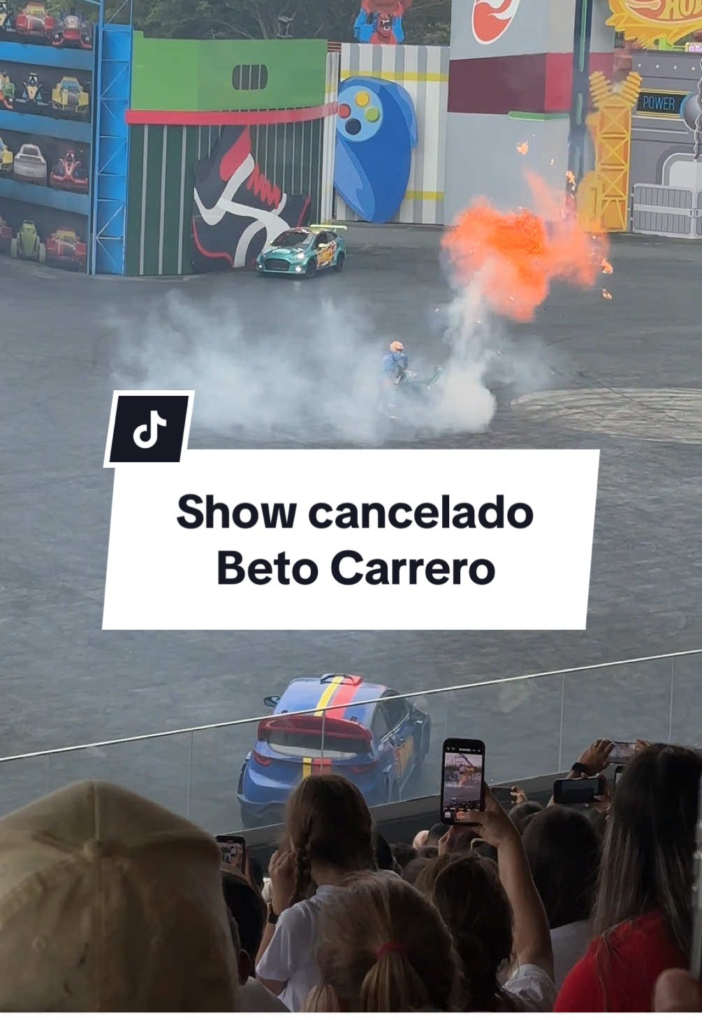 Se você está vindo pro Beto Carrero, fique atento! ⚠️ Show da hotwheels está cancelado por tempo indeterminado após o acidente do piloto Lurrique!  #betocarrero #betocarreroworld #parquedediversão #acidente #viagemdossonhos 