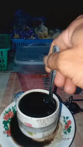 mentahan,absen ngopi bengi#kopi_pait☕ #salamsaturasa #hitamu_mempesona #kopi_warkop #bojonegoro_24_jam 