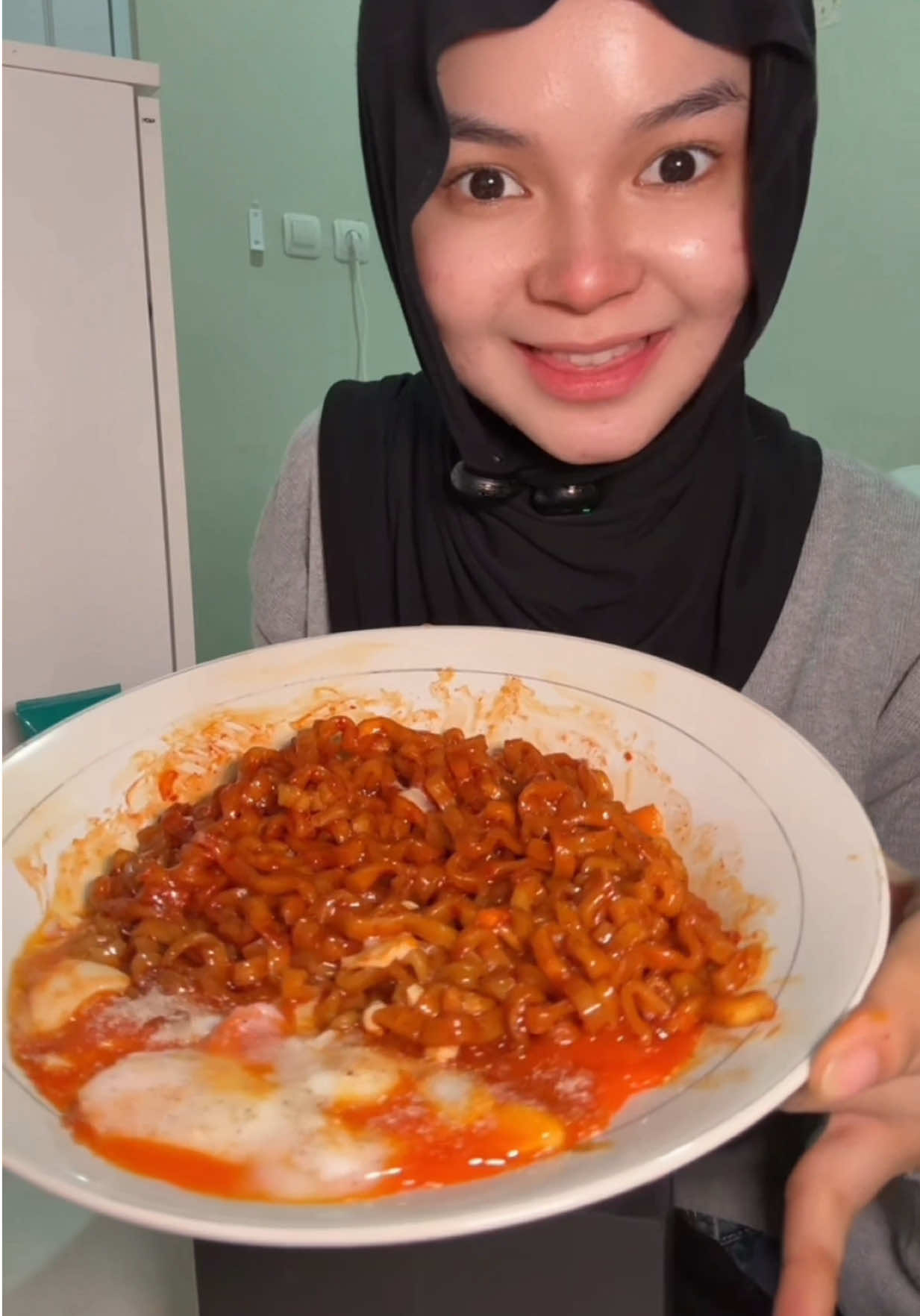 telor setengah mateng + mie pedes 