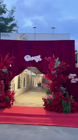 Nhà chàng cạnh nhà nàng với 2 tone màu xinh iu. #Minhdangdecor #trangtrigiatien #trangtritieccuoi #trangtrigiatienbinhduong #CapCut 