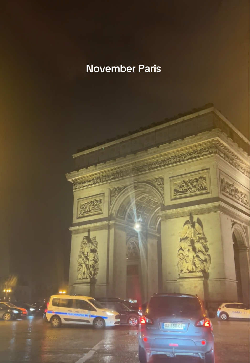 November in Paris is beautiful 🤎🍂  #parisviews #paris2025 #paristravel #paristiktok #paris 