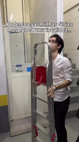 Uma invalidez? Jamais! KKKKKKKKKKK #meme #clt #acidente #fy #fyp 