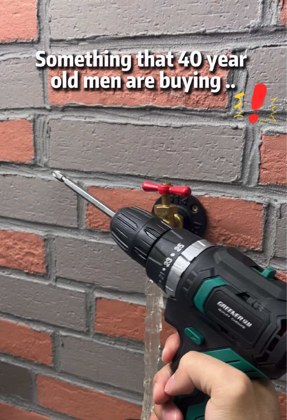 Middle aged men are secretly buying faucet covers! ❄️Slip it on, say goodbye to freezing! It's that easy!#Faucet #courtyard #irrigate 