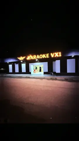 Chỉ 290k cho 1 giờ hát, âm thanh ánh sáng tuyệt vời, mời ae ghé Karaoke VX địa chỉ khối 6 thị trấn hưng nguyên. Quán karaoke liên tục tuyển nhân viên nữ tuổi từ 18 trở lên 