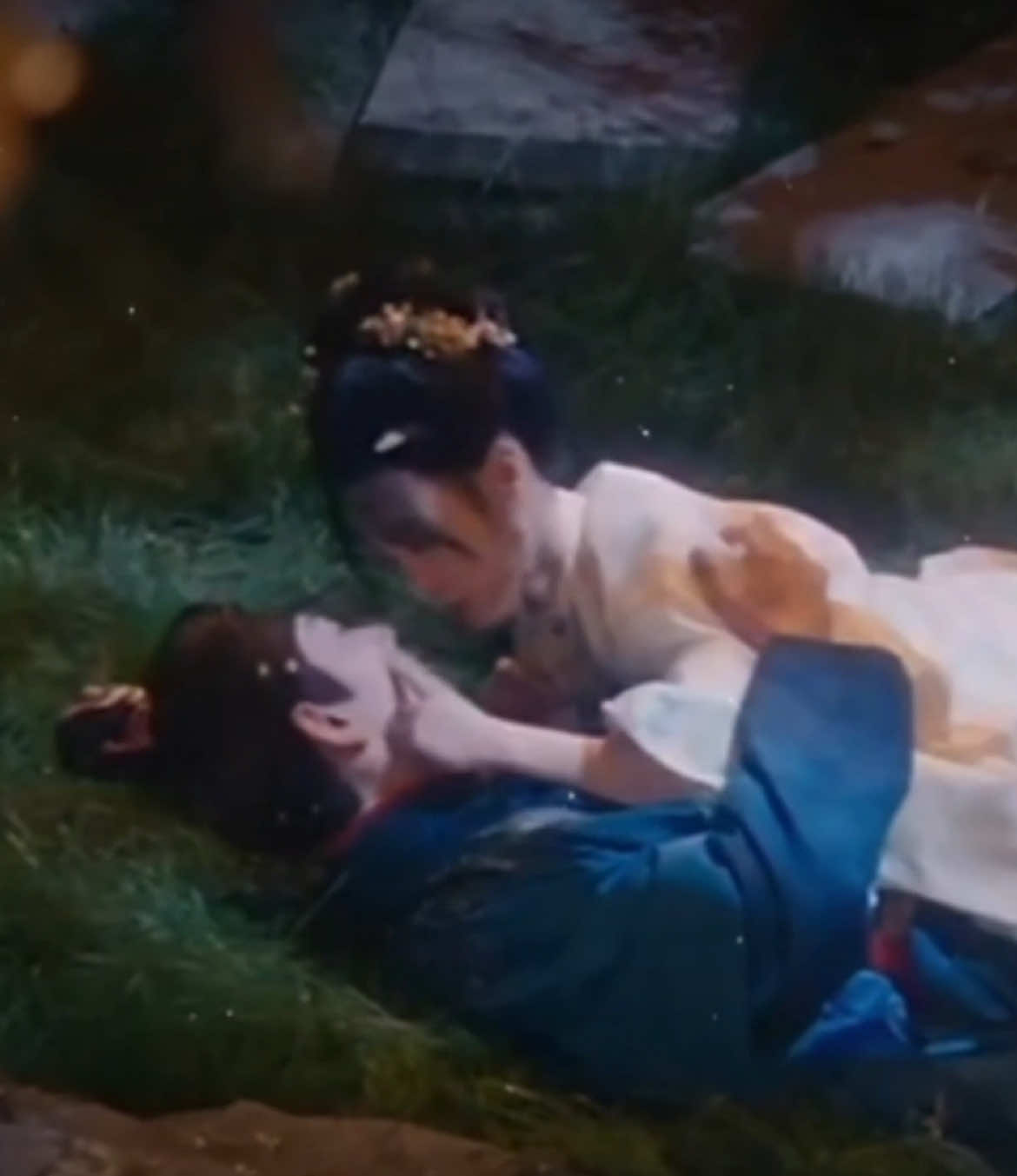 Chị ơi ảnh mắc có danh phận lắm rồi =))) [Ỷ Mộng Lệnh] #ymonglenh #绮梦令 #gorgeousdream #tanghuutran #曾宥臻 #thoivuham #崔雨鑫 #phimtrungquoc #phimngontinh #phimcotrangtrungquoc 