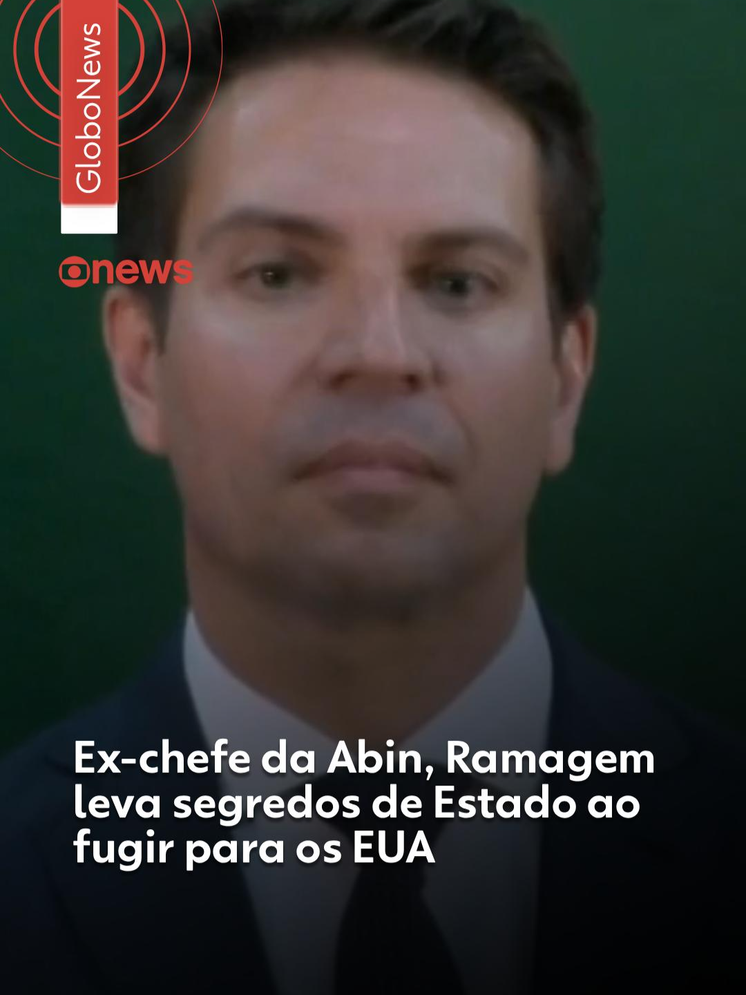 Blog do Octavio Guedes - A permanência do deputado federal Alexandre Ramagem (PL-RJ) nos Estados Unidos para fugir e ficar longe do alcance da justiça brasileira está preocupando oficiais de inteligência do Estado brasileiro, tanto civis quanto militares. O deputado federal, condenado a 16 anos de prisão por tentativa de golpe, deixou o Brasil em setembro – mês em que a 1ª Turma do Supremo Tribunal Federal (STF) julgou o núcleo crucial da trama golpista. A decisão do STF determinou que ele não poderia deixar o país e que deveria entregar o passaporte, e o ministro Alexandre de Moraes determinou a prisão preventiva dele após pedido sigiloso da PF. Ramagem dirigiu a Agência Brasileira de Inteligência (Abin) entre 2019 e 2022, e como diretor-geral teve conhecimento de informações relevantes para a soberania geral. Ele participou da Operação Paraguai por haver suspeitas de que o governo de Donald Trump estivesse por trás de uma campanha movida por ONGs para que o país vizinho parasse de vender energia excedente da hidrelétrica Itaipu para o Brasil. O próprio secretário Marco Rubio manifestou publicamente o interesse dos EUA na energia de Itaipu para alimentar datas centers americanos de inteligência artificial. Ao blog, um oficial de inteligência explicou o risco: “Como diretor da Abin, ele teve acesso liberado a todas investigações e informações. Quem vai negar uma informação para o DG, ainda mais que não entende os protocolos de compartimento das informações, já que veio de outra instituição, a Polícia Federal”, disse. Ramagem pode ter em seu poder a identidade de fontes humanas da Abin que estão em outros países, informações de serviços de inteligência de outros países que colaboram com o Brasil, além de documentos classificados, de acesso restrito. Para saber mais, clique em 'leia o artigo' #g1 #tiktoknotícias #octavioguedes #alexandreramagem #abin #fuga #pena #tentativadegolpe