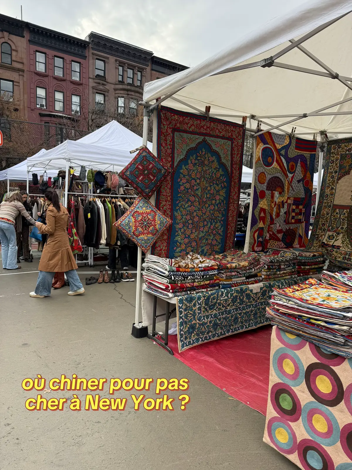 📍Grand Bazaar 100 West 77th Street Vêtements, bijoux, vaisselle, tapis, maroquinerie et des stands de food : tout pour passer un bon dimanche  📆 le dimanche de 10H à 17H #vintage #nycmarket #nycthingstodo #grandbazaar #upperwestside 