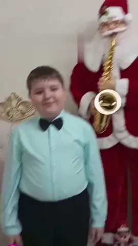 #новый год #янехочузаканчиватьэтотгодвплохихотношениях #мальчикидедмороз  #извиняйтесьпередомной 