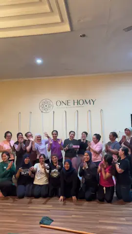 #CapCut #yogastick #yogapilates Rabu sore jam 17.00 wib untuk semua level #yogawithritairone #yogamedan  @ONE HOMY WELLNESS CENTRE 