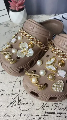 #charms #jibbitzcharms #fyp #OOTD #TikTokMadeMeBuyIt 