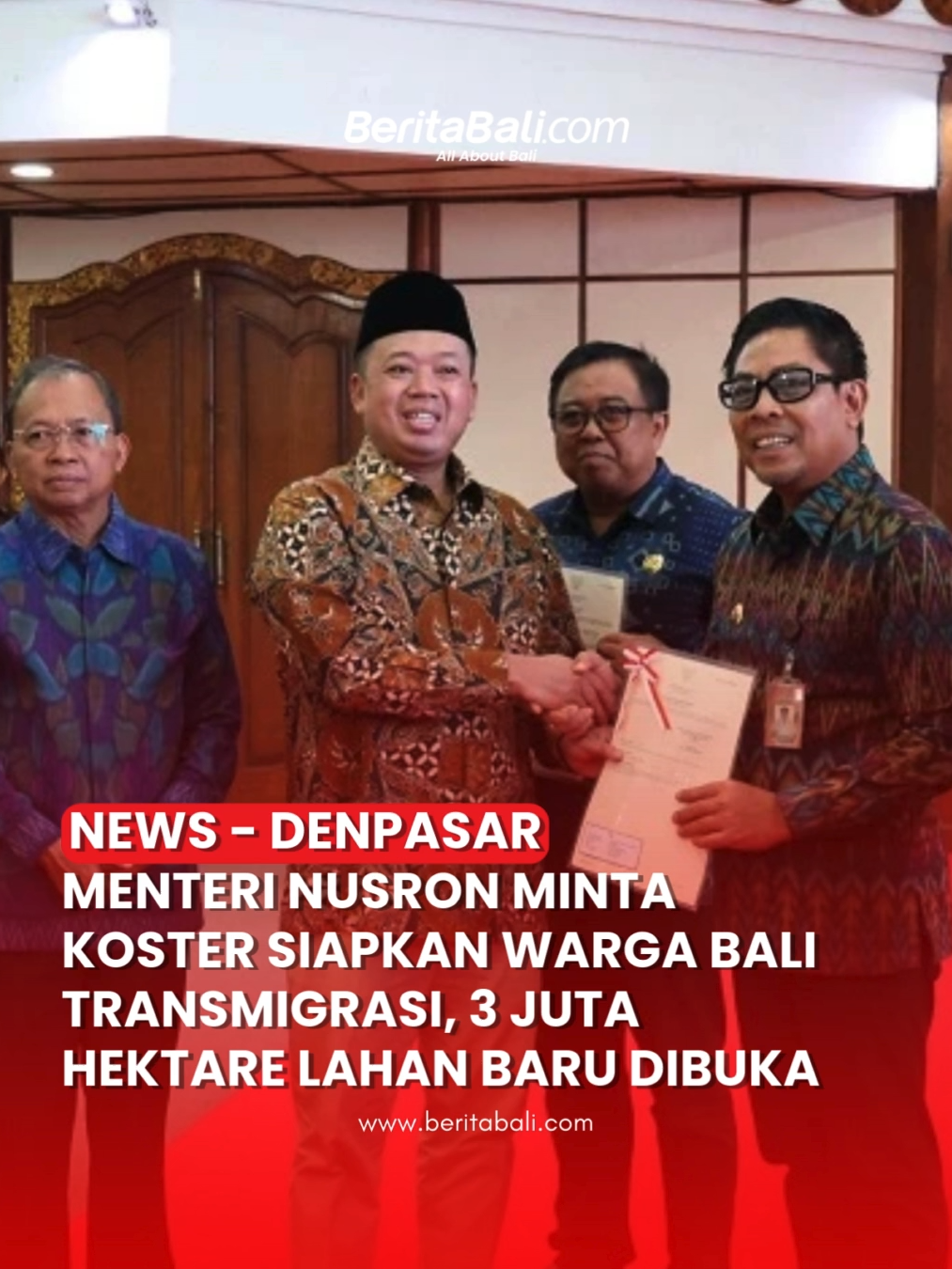 MENTERI NUSRON MINTA KOSTER SIAPKAN WARGA BALI UNTUK TRANSMIGRASI 3 JUTA HEKTARE LAHAN BARU Pemerintah pusat menyiapkan langkah besar dalam upaya mengatasi kemiskinan nasional. Menteri Agraria dan Tata Ruang/Kepala BPN, Nusron Wahid, mengungkapkan bahwa Presiden Prabowo Subianto tengah menyiapkan jutaan hektare lahan pertanian baru yang dapat dikelola masyarakat, sejalan dengan kebijakan transmigrasi yang kembali diaktifkan. Dalam sambutannya pada Rapat Koordinasi Akhir Gugus Tugas Reforma Agraria di Gedung Wisma Sabha, Kantor Gubernur Bali, Rabu (26/11), Nusron menegaskan pentingnya pemerataan akses terhadap lahan produktif sebagai solusi jangka panjang untuk mengurangi angka kemiskinan. 