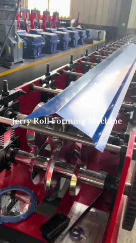 Metal roofing ridge cap roll forming machine in manufacture 