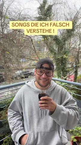 Songs die ich jetzt für immer falsch verstehe 😆 • • • #lustig #humor #musik #witzig #deutschland 