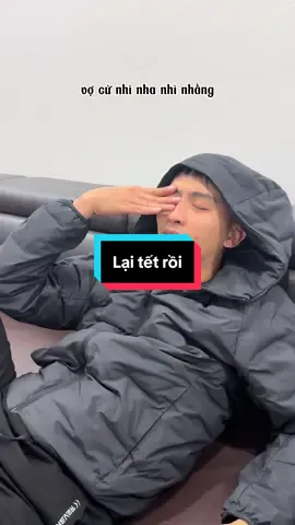 Toi suy nghĩ cả tháng nay xem về đâu ăn tết... 😭😭😭