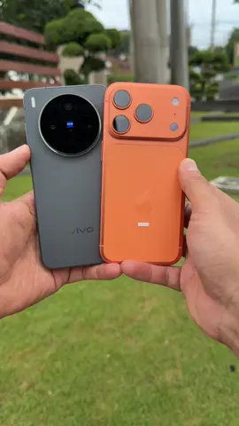 Vivo X300 VS Iphone 17 pro cinematic..🥶🥶 #smartphone #iphone17pro #vivox300 