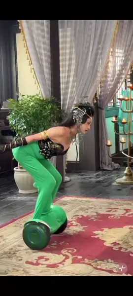 đây là cách mấy con yêu quái lượn qua lượn lại trên phim😆😆 #phimtrungquoc #phimcotrang 