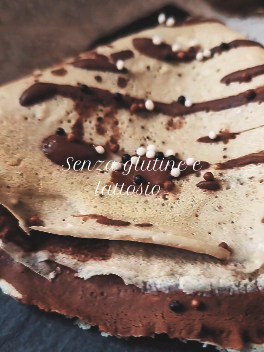 CREPE FIT 125 KCAL quando hai voglia di.uno spuntino sano e goloso pronto in 2 min... crepe con crema al cacao vi basteranno  20 gr di farina d'avena  60 ml di albumi o latte veg per la crema 5 gr di cacao amaro piu acqua qb semplice e veloce #crepesfit #ricettefit #merendafit #ideefit 