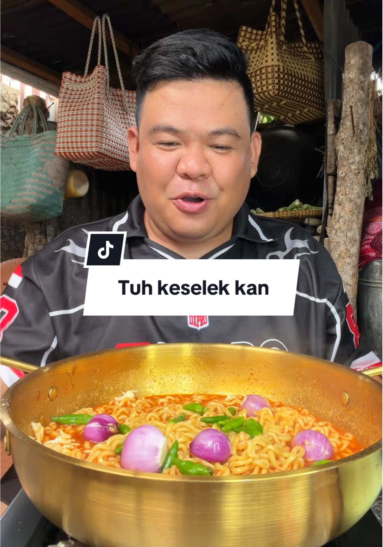 Tuh keselek kan 🥵