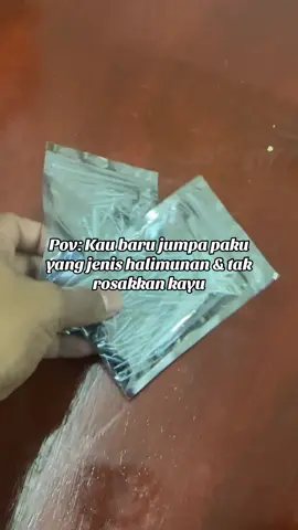 Ada paku mcm ni permukaan perabot takkan rosak/merekah dah. Silap-2 org pun tkt ahu kau guna paku utk lekat kayu 😚 #fyp #tukangkayu #viral #halimunan #xyzbcafypシ 