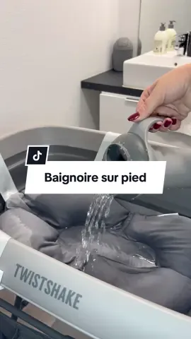 Un de mes indispensable en tant que parent c’est la baignoire sur pied de chez Twistshake  🛎️ soldes black Friday chez  @TWISTSHAKE  Retrouve jusqu’à 60 % de réduction sur leur site + 20% supplémentaire avec mon code : paulinealtt  C’est le moment de te faire plaisir ou de faire un joli cadeau pour Noël 🎄  (Collaboration commerciale - produits offert )  #baignoire #bébé #baby #mumlife #baignoiresurpied  
