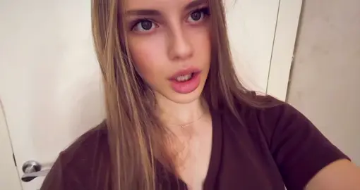 👩🏼‍❤️‍💋‍👨🏽