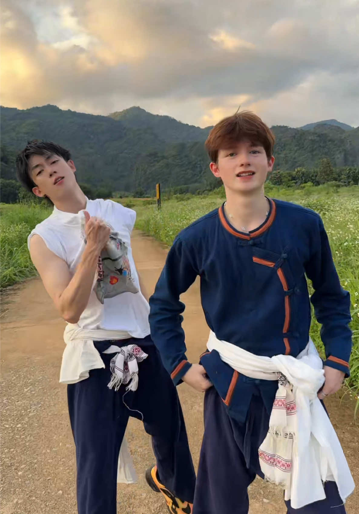 watch me GO ! with New Leon ! 👀🦋⭐️🪲✨☄️🏞️🏔️ #GELTY_EP6 #NEWCHAYAPAK #LEONBROCCO #GELBOYS #LOOKE 