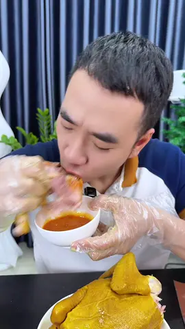 Gà ủ muối thảo mộc Sen Việt