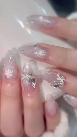 Noel đến , Gu tiệm Nail tui kiểu 😜😜😜😜😜😜#nailnoel #nailbacgiang #maunailxinh 