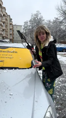 Typisch Mütter beim Autofahren 😆😅 Pascaaaaaal Markiere deine Besties 🥰🐻#viral #lustig #germany #alinebachmann #comedy    