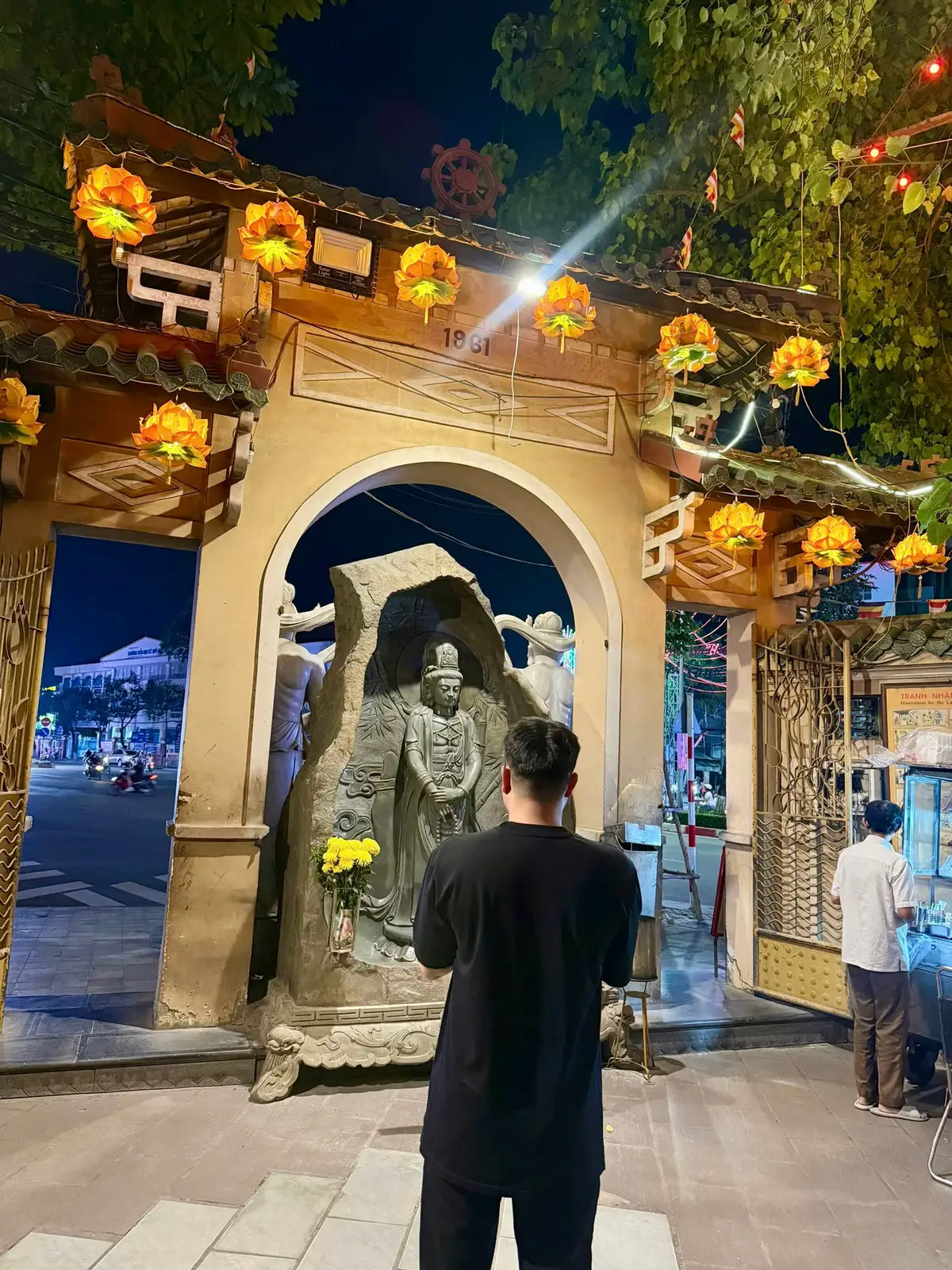 Khi bạn thật sự buông được điều cần buông, bạn sẽ cảm thấy cuộc sống còn nhiều điều tốt đẹp chào đón chính mình…🖤🙏