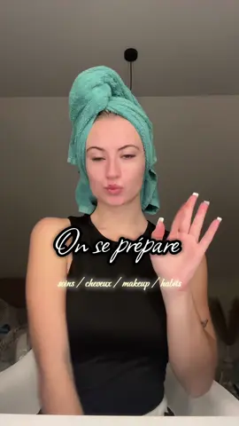 On se prépare 🧖🏼‍♀️🤍  Masque visage : @PUPA Milano  Sérum cheveux : @Aromazone_officiel  Lisseur : @Demeliss  #fyp #grwm #routine 