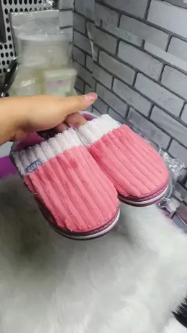 tahi na sya beh. tsinelas sa loob ng bahay #fyp #slipper #tsinelassaloobngbahay #slipper #tsinelas 